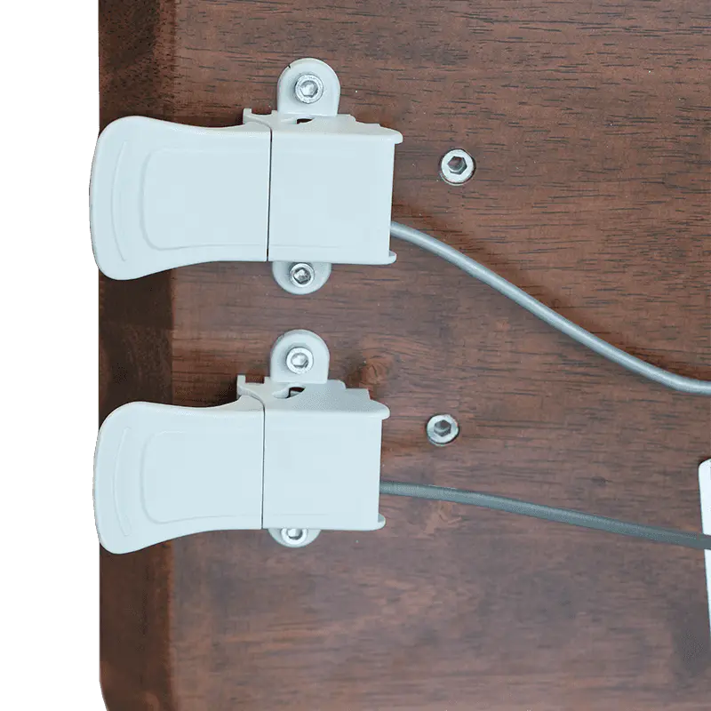 SK06 Birou basculant din lemn masiv de nuc, pneumatic reglabil pe inaltime